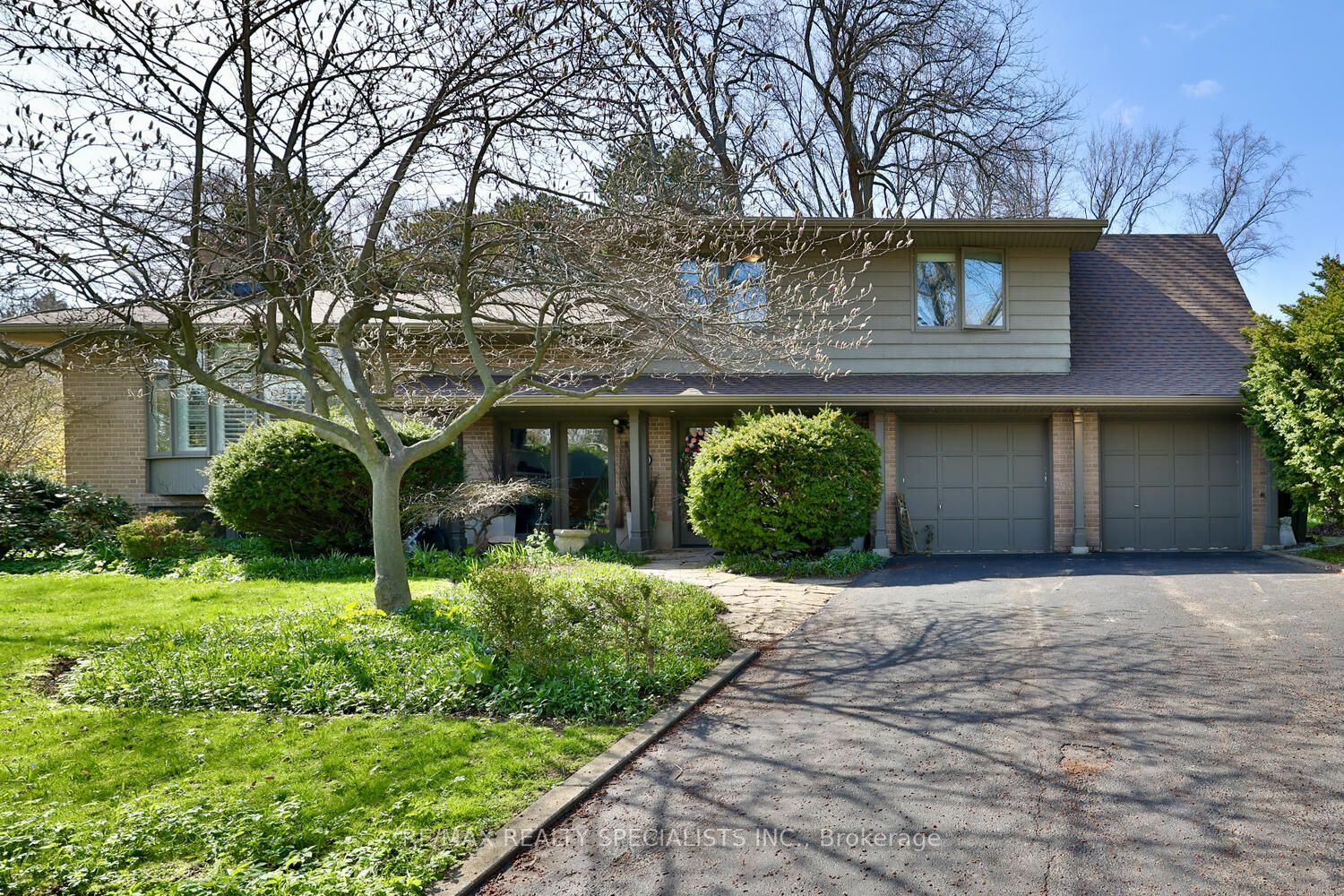 1311 Cambridge Dr