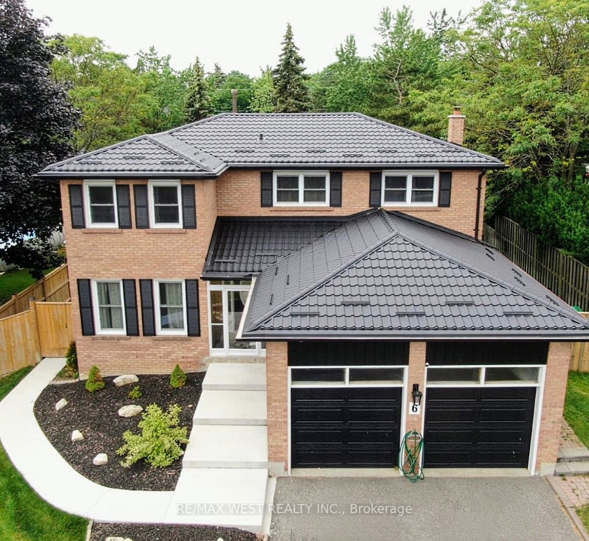 6 Steen Dr, #Upper