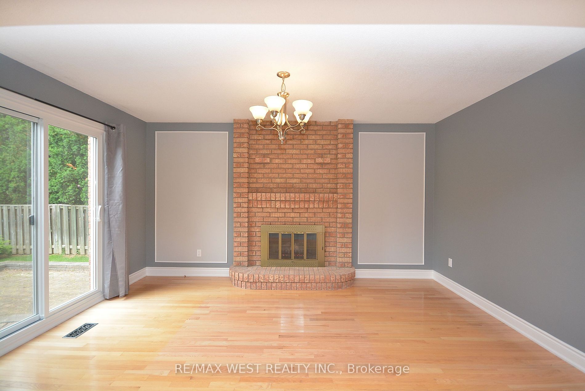 6 Steen Drive, #Upper