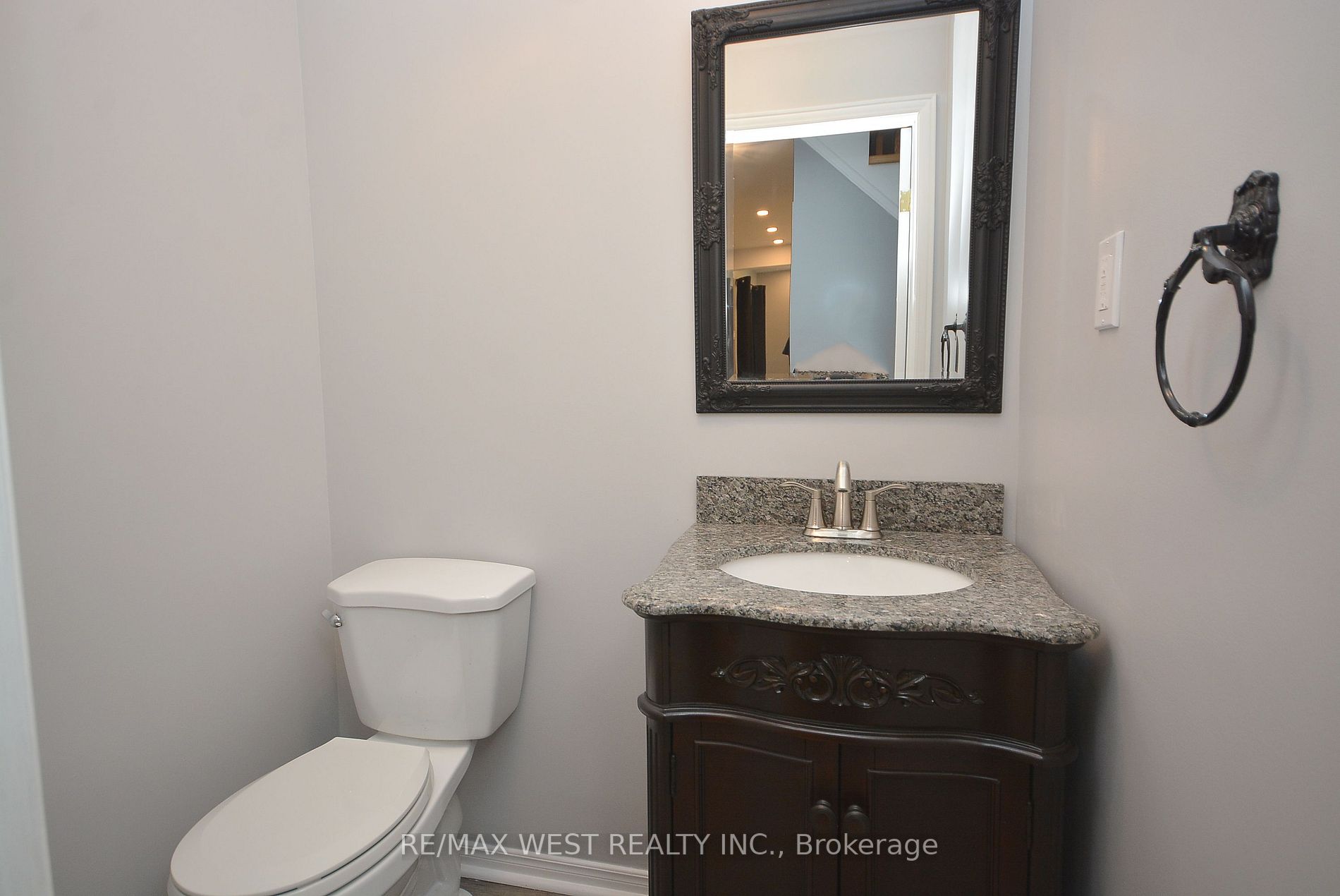 6 Steen Drive, #Upper