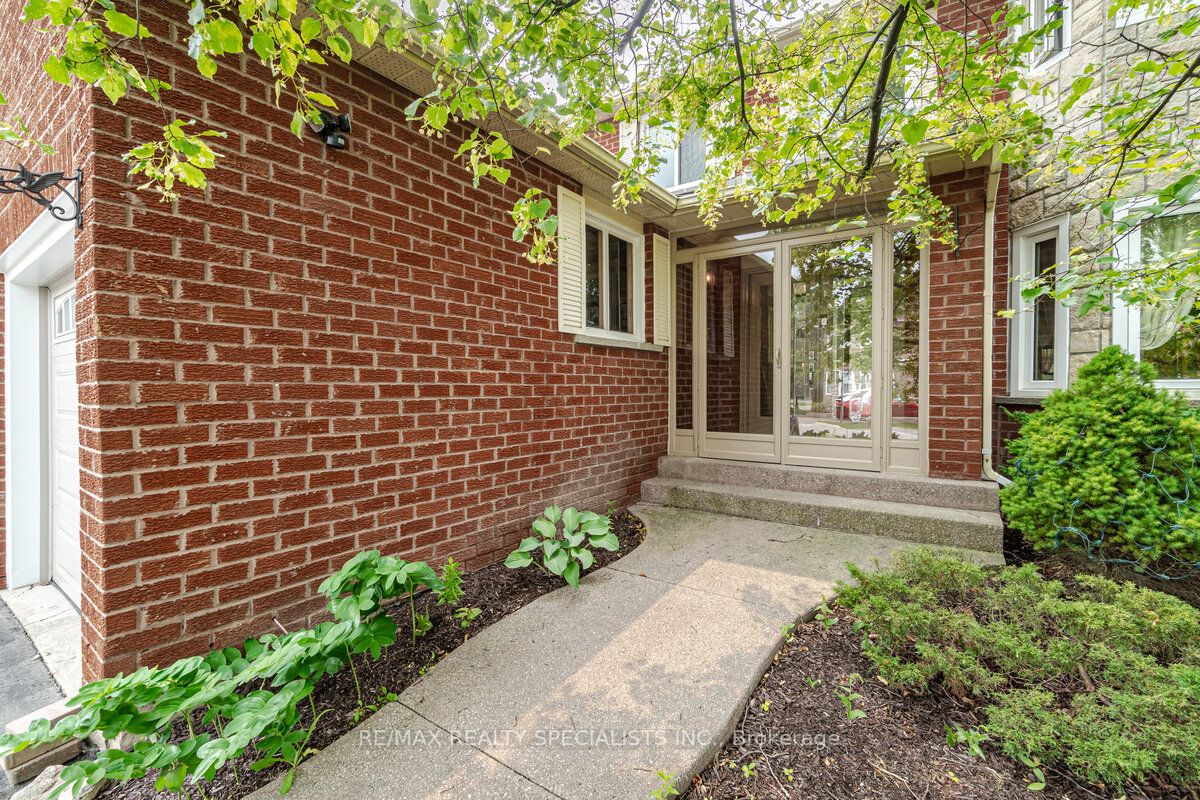 6664 Mockingbird Lane
