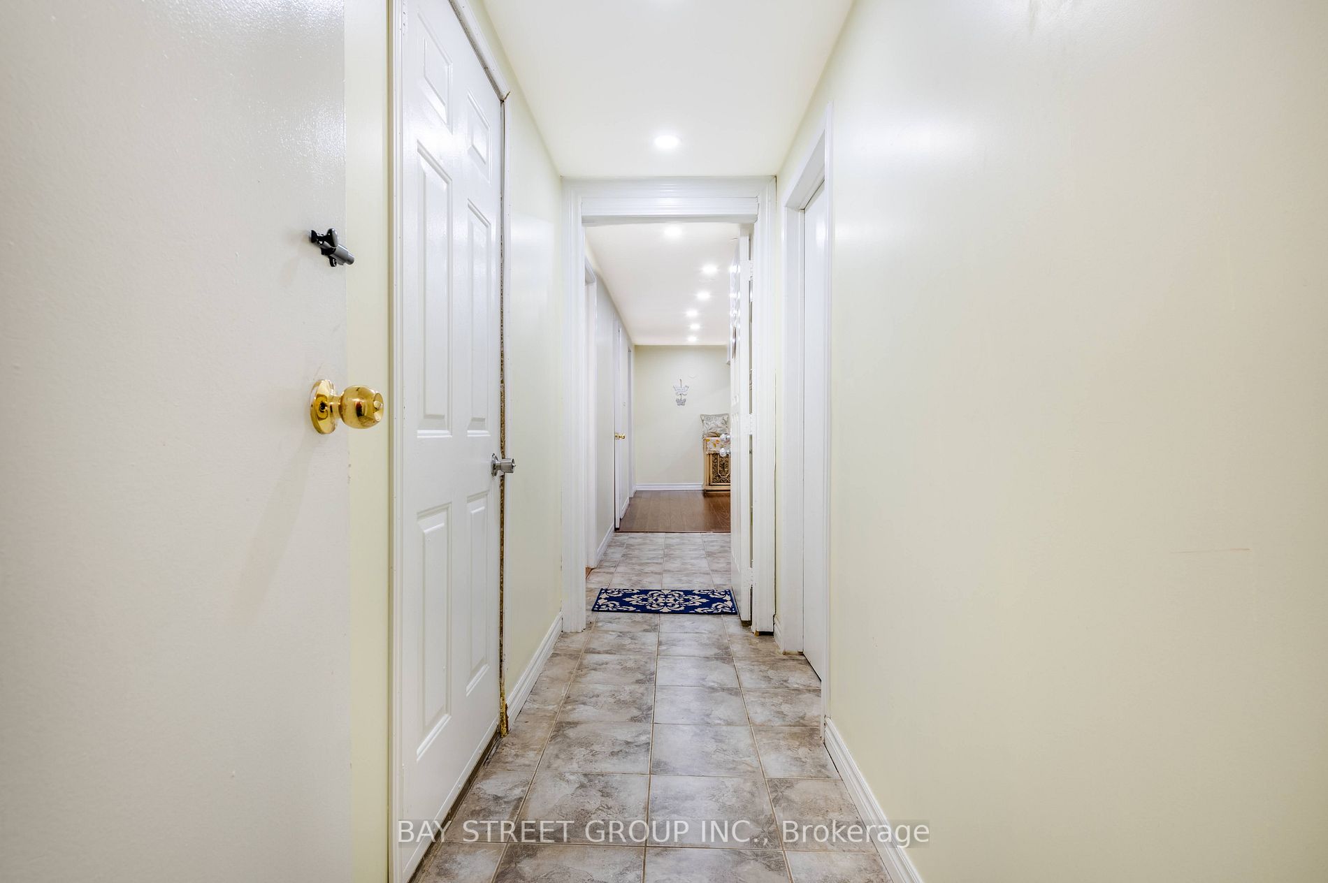 15 Bruce Beer Dr