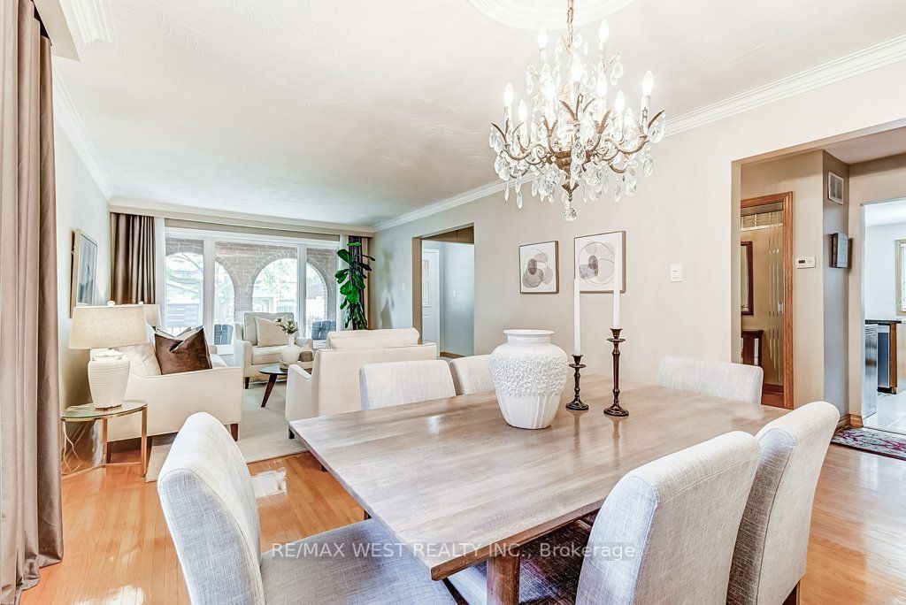 2550 Poplar Cres