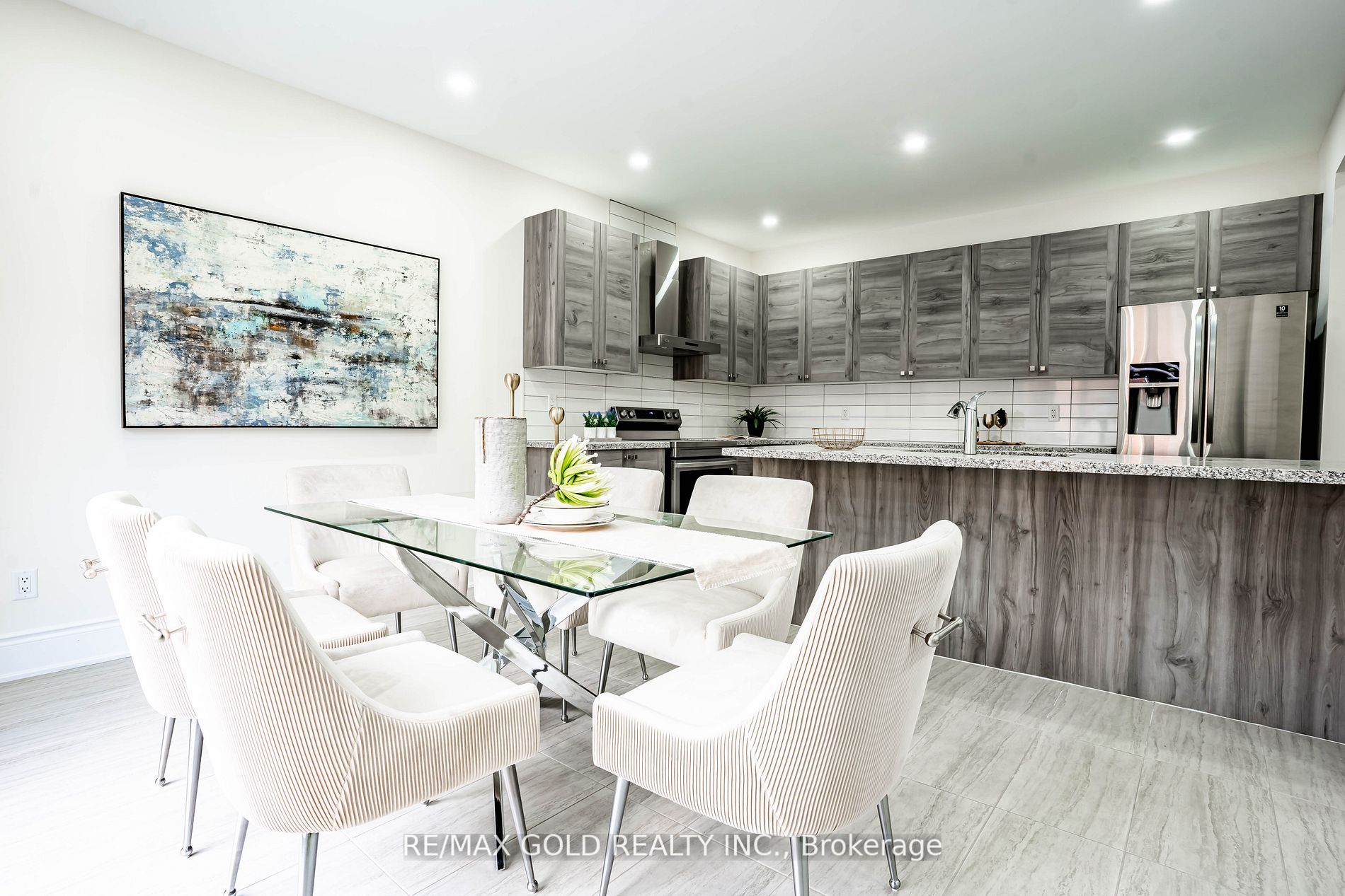 27 Neil Promenade