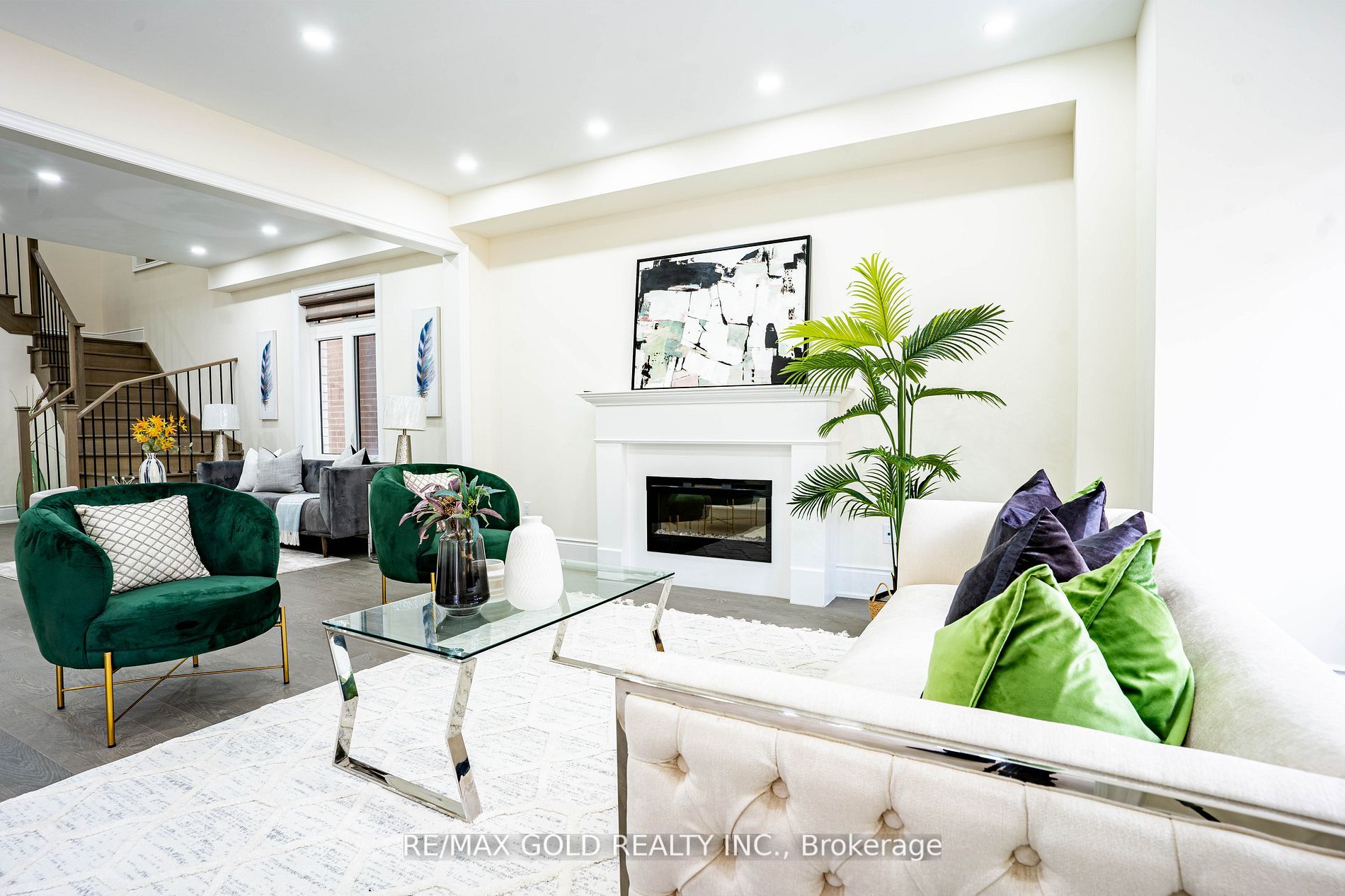 27 Neil Promenade