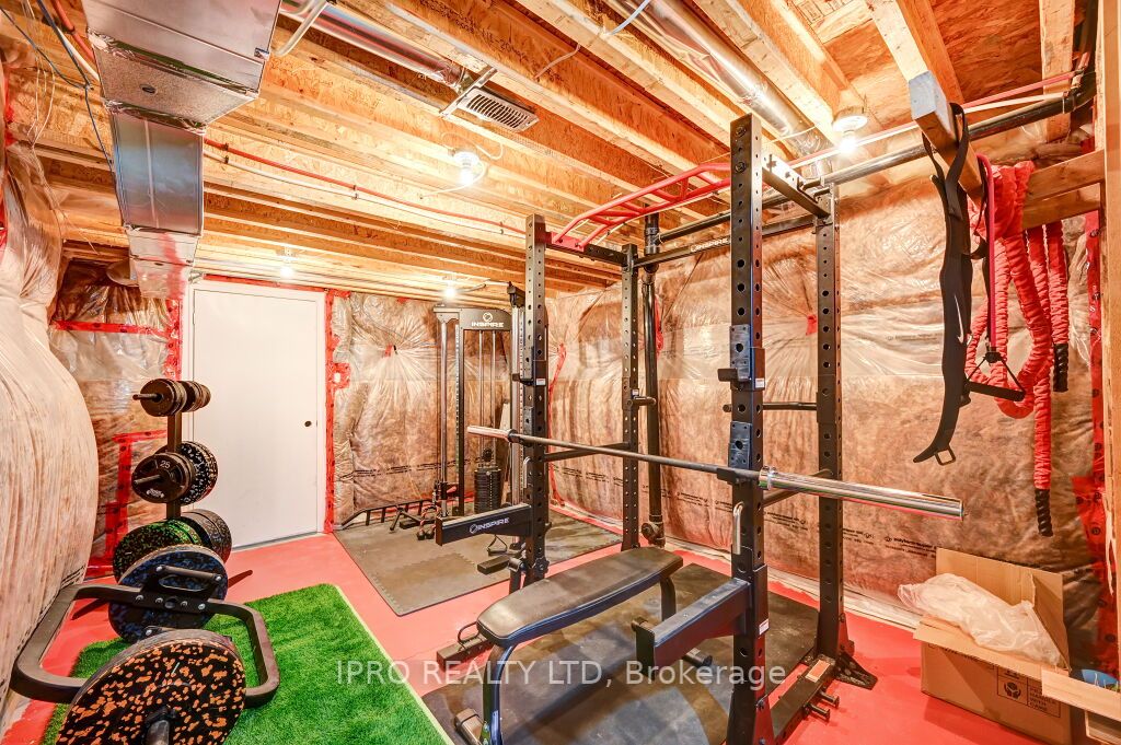 160 Upper Canada Crt