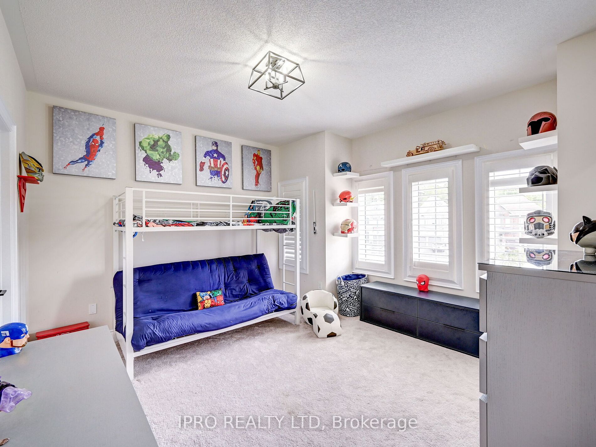 160 Upper Canada Crt