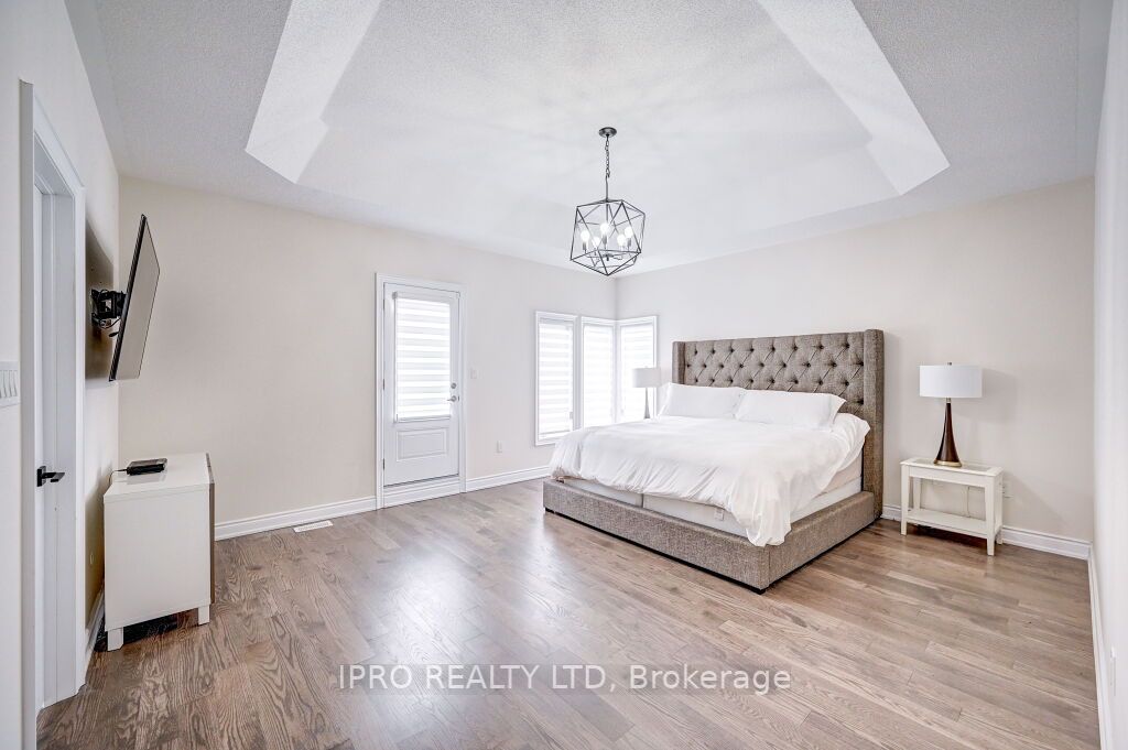 160 Upper Canada Crt
