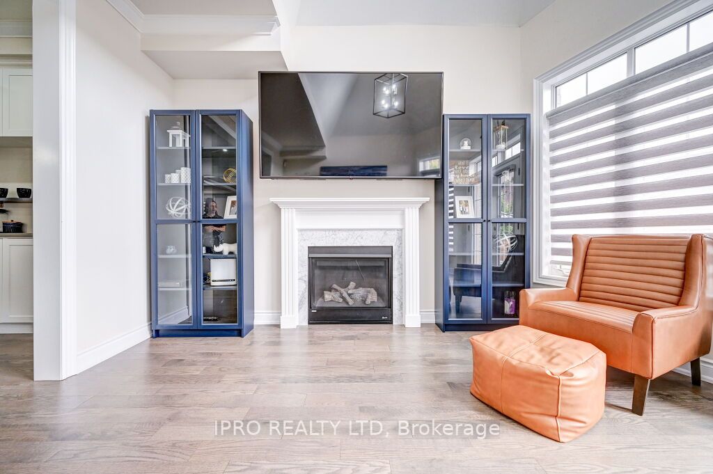 160 Upper Canada Crt