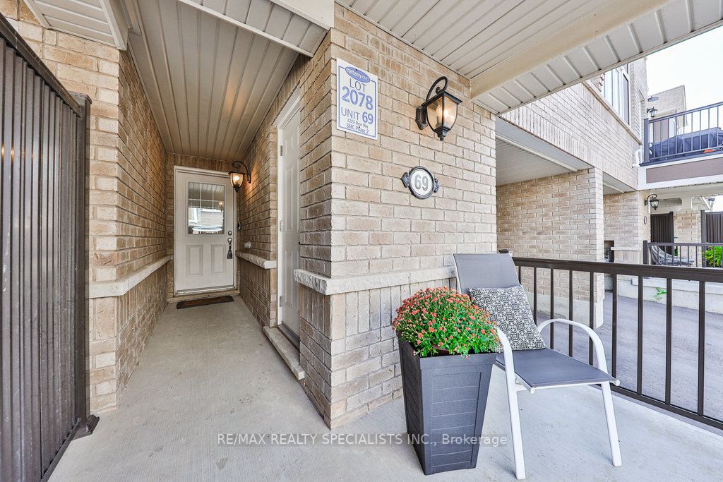 1222 Rose Way, #69