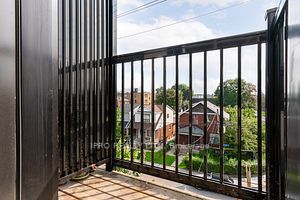 6 Bicknell Ave, #10