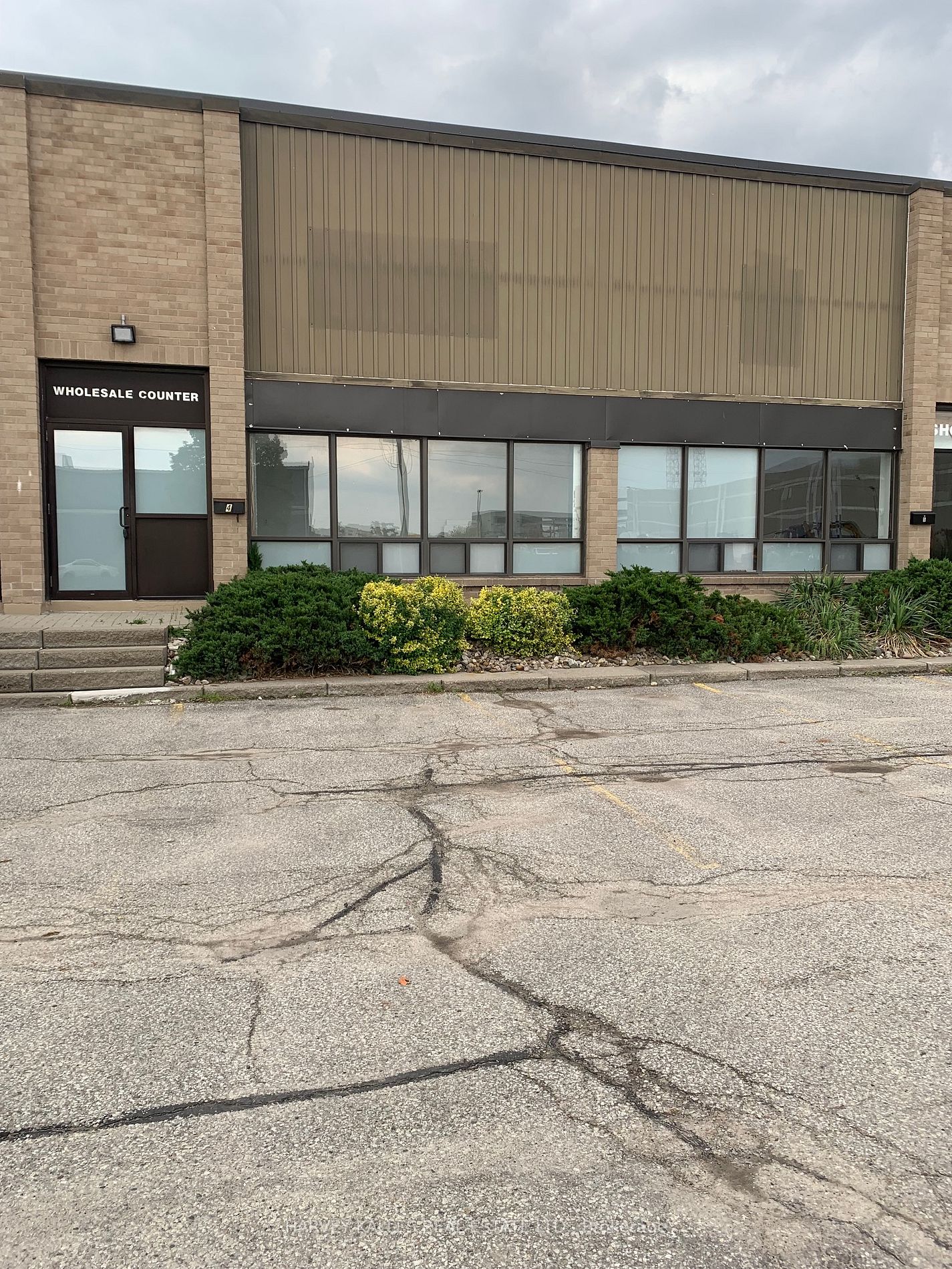68 Healey Rd, #4 & 5