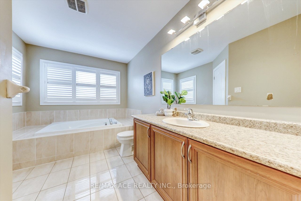75 Campwood Cres