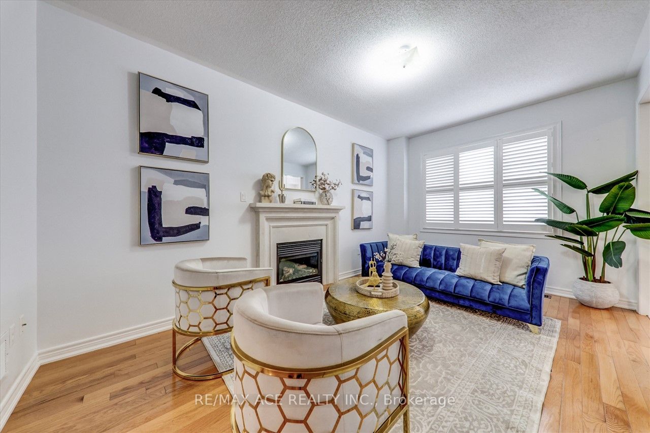 75 Campwood Cres