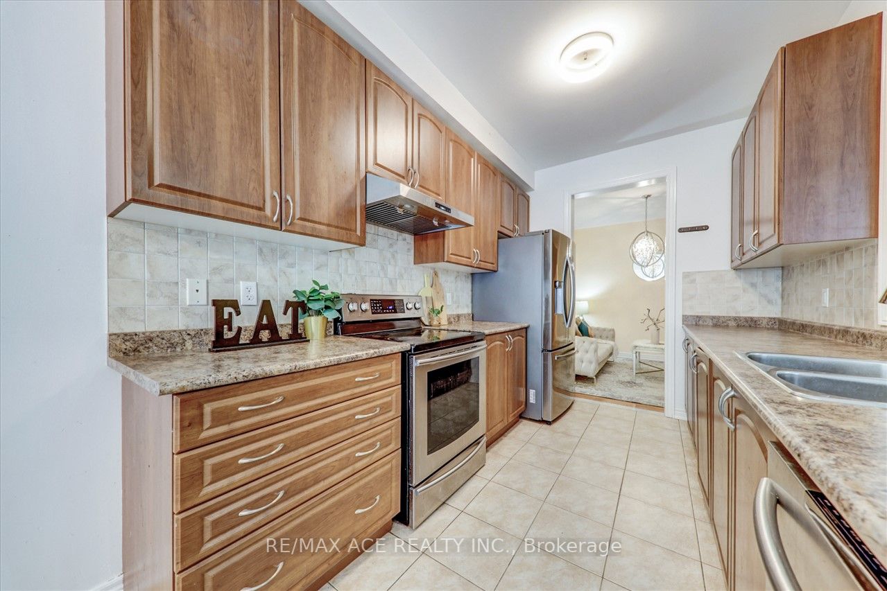 75 Campwood Cres