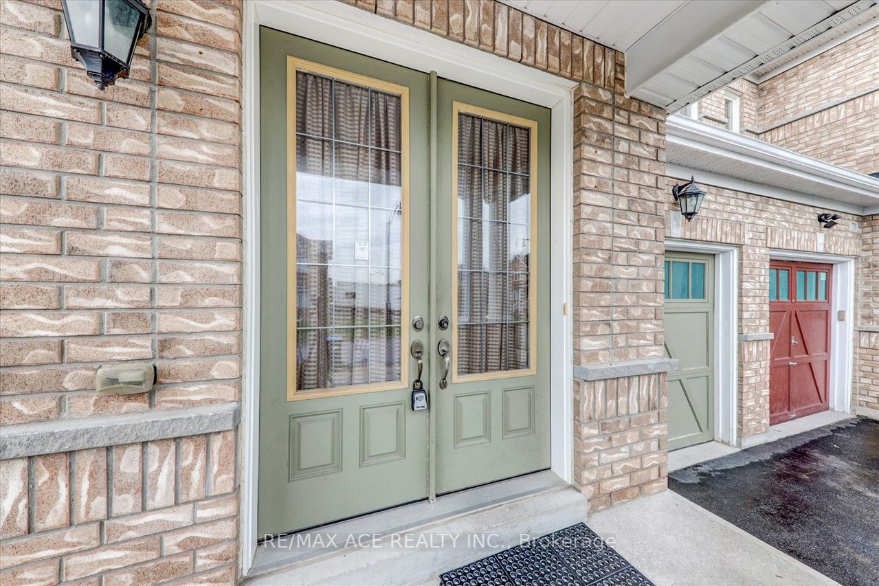75 Campwood Cres