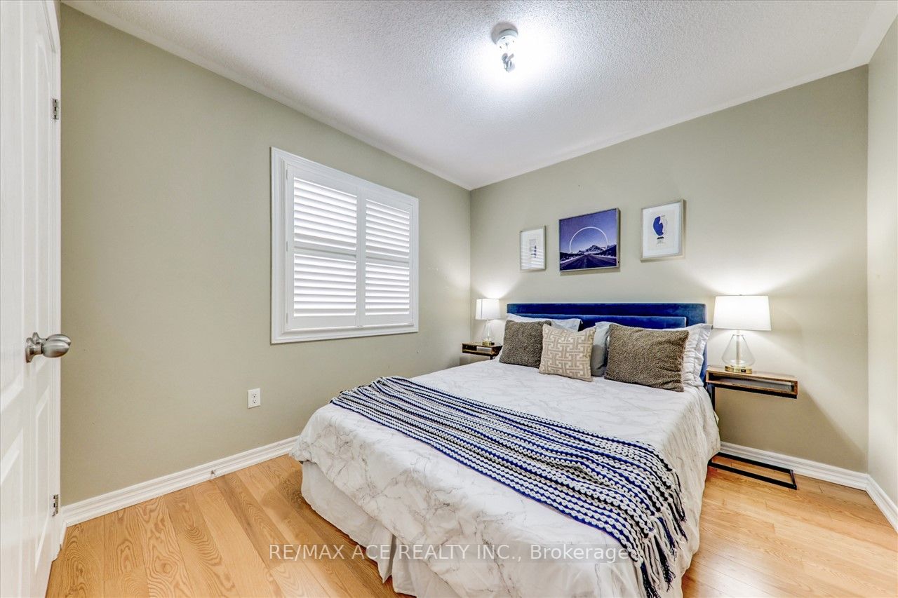 75 Campwood Cres