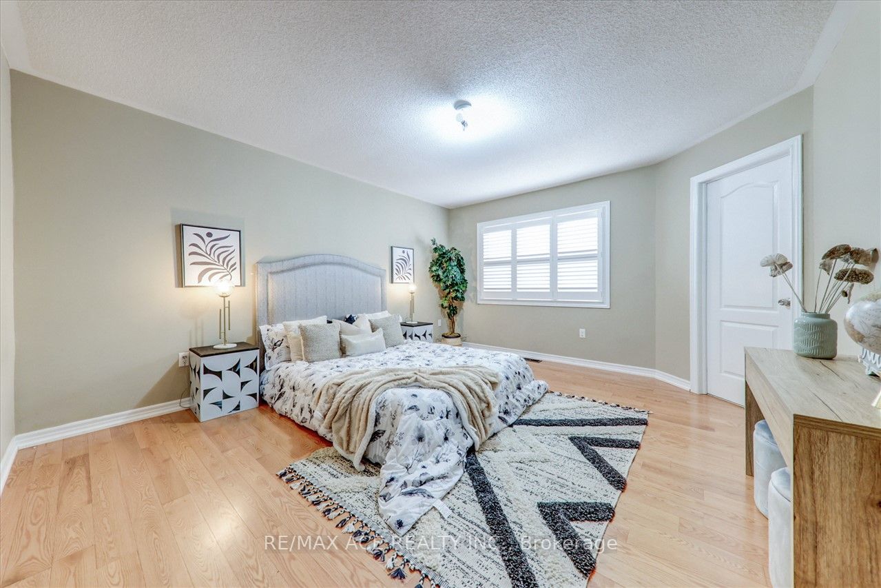 75 Campwood Cres