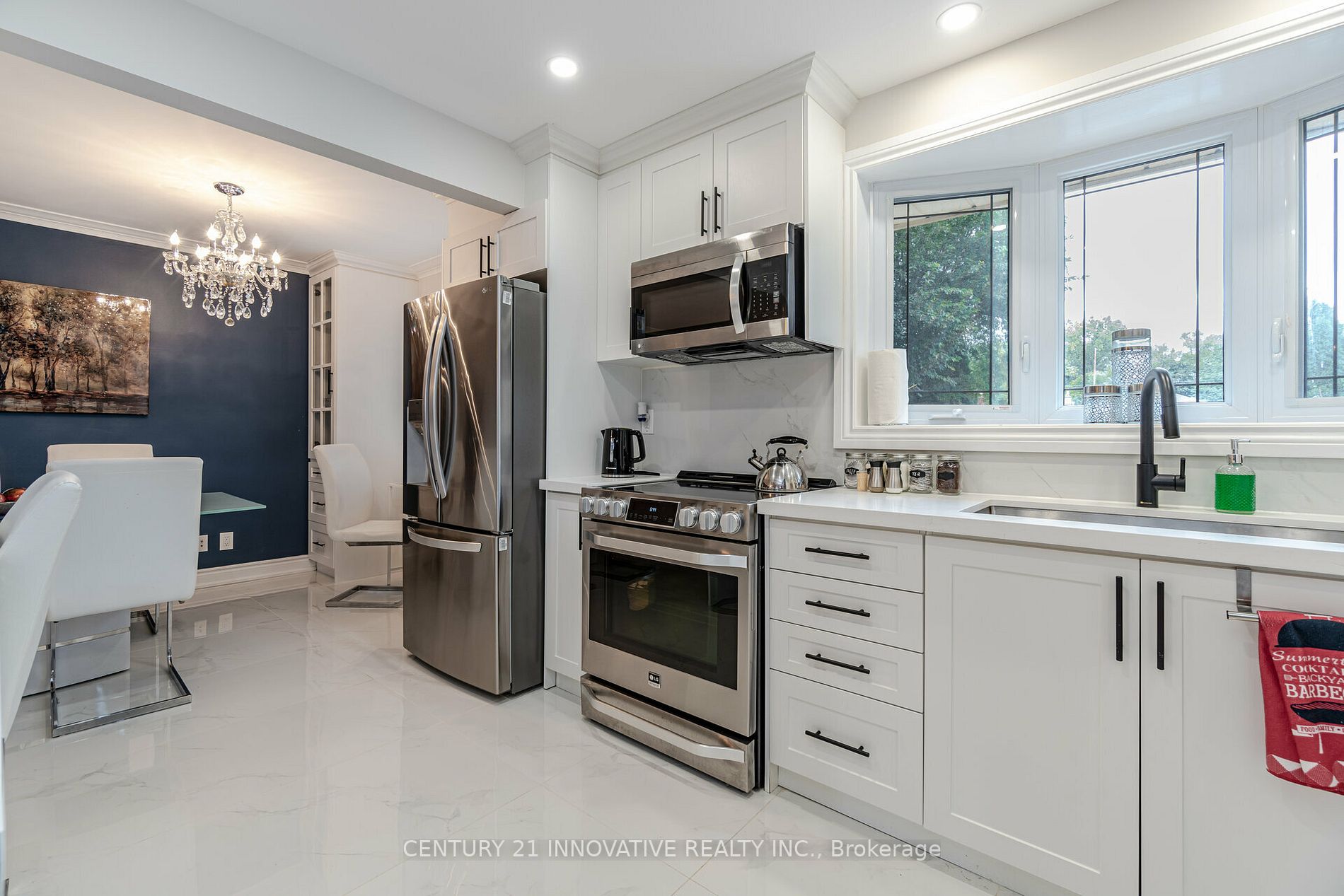 401 Dorchester Cres