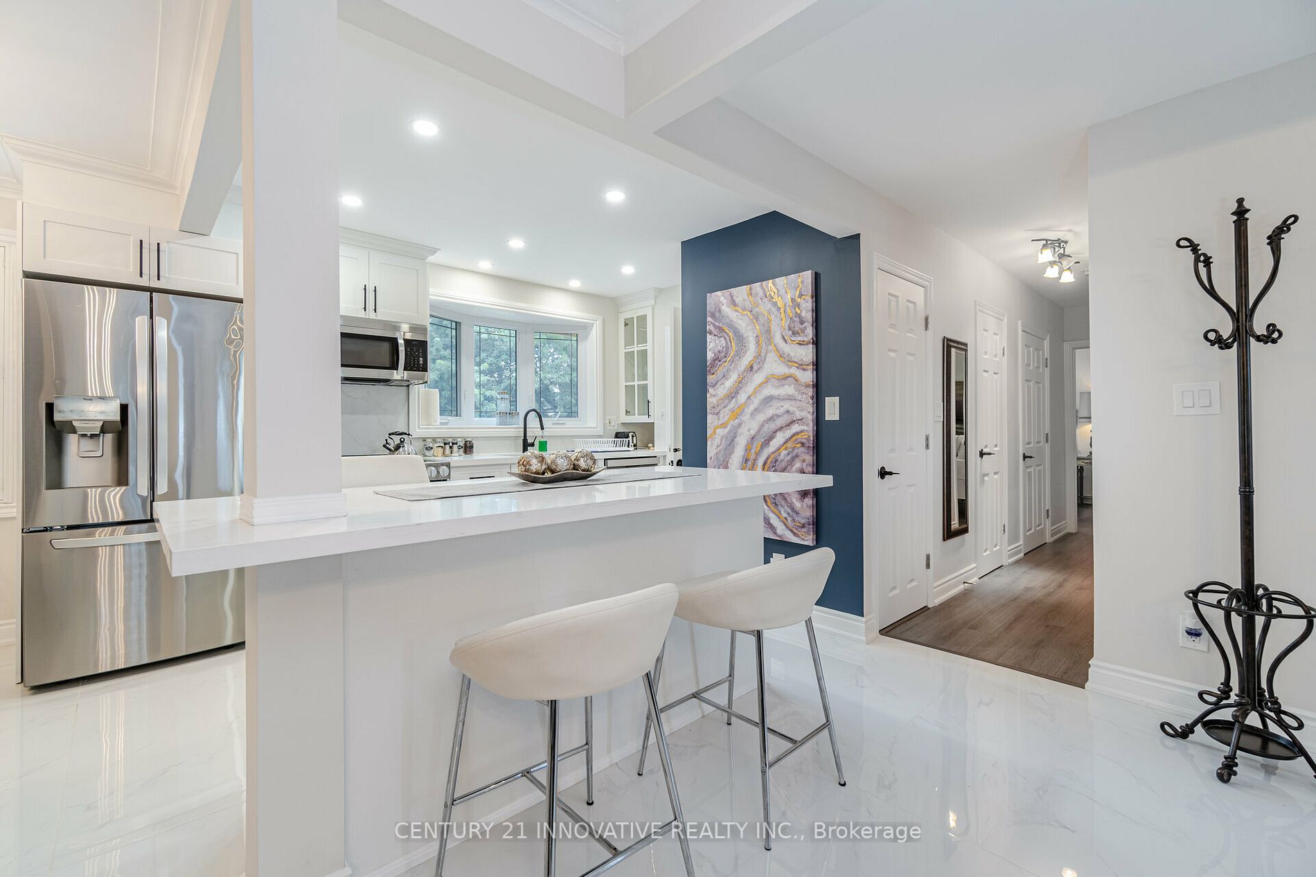 401 Dorchester Cres