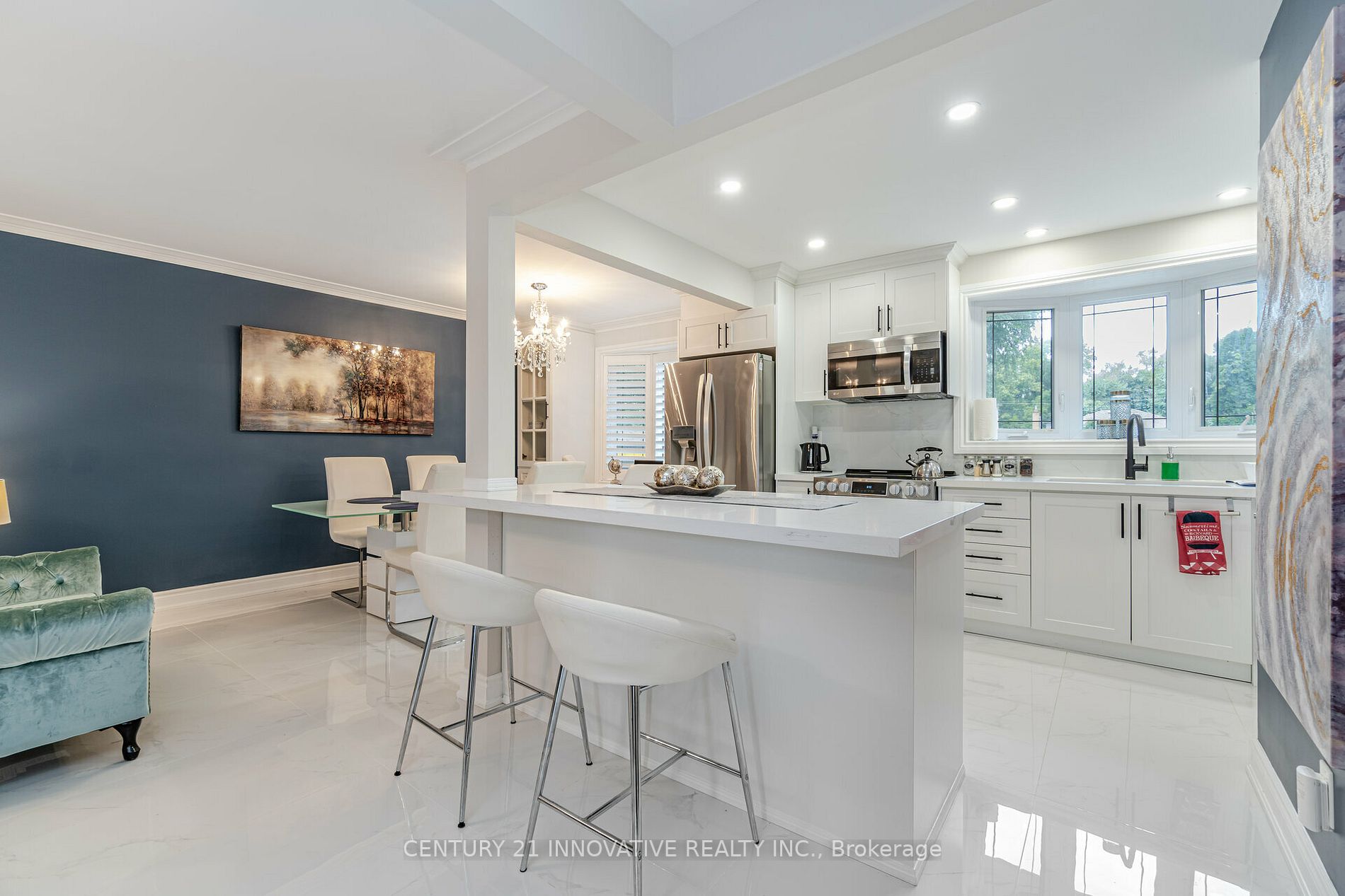 401 Dorchester Cres