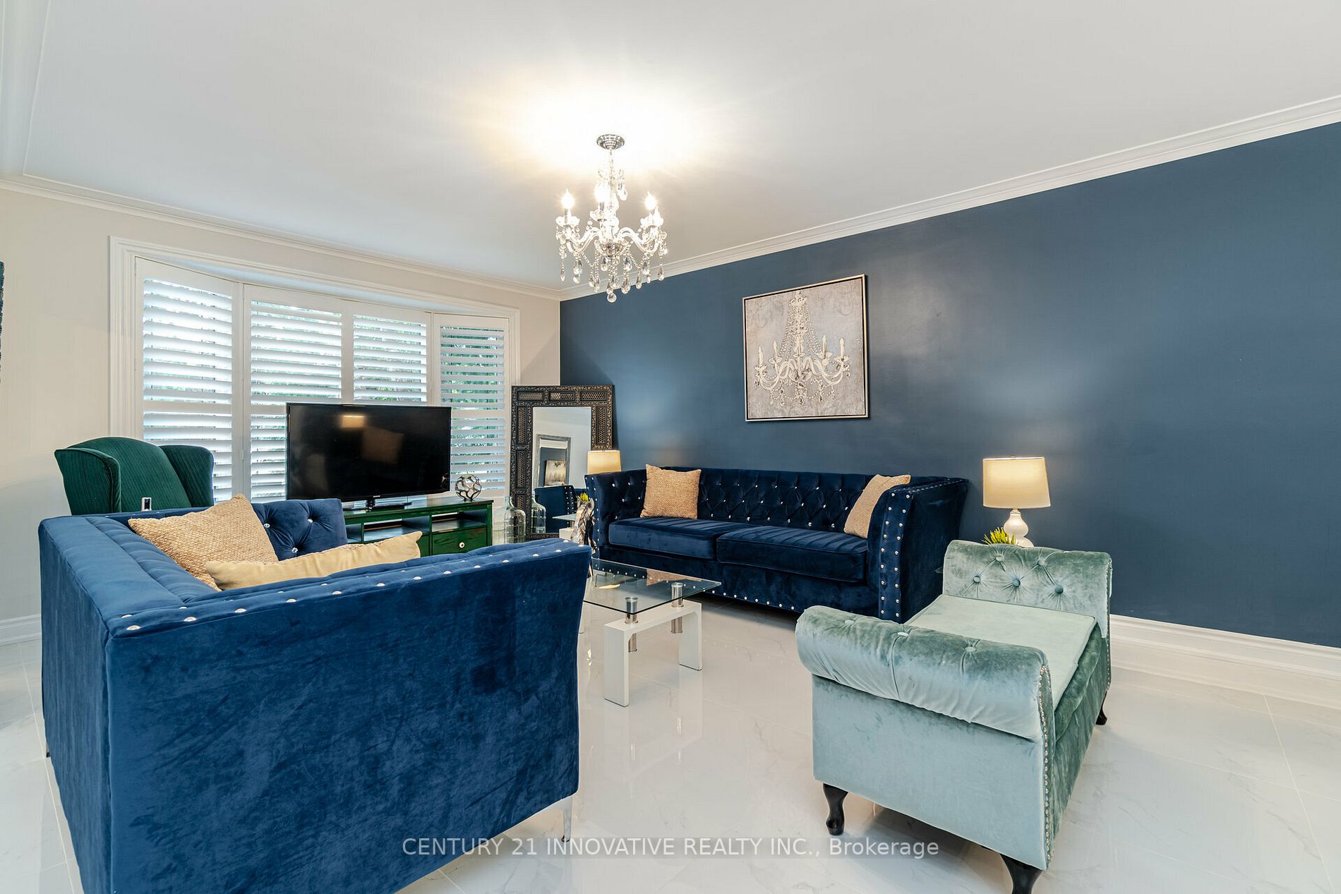 401 Dorchester Cres