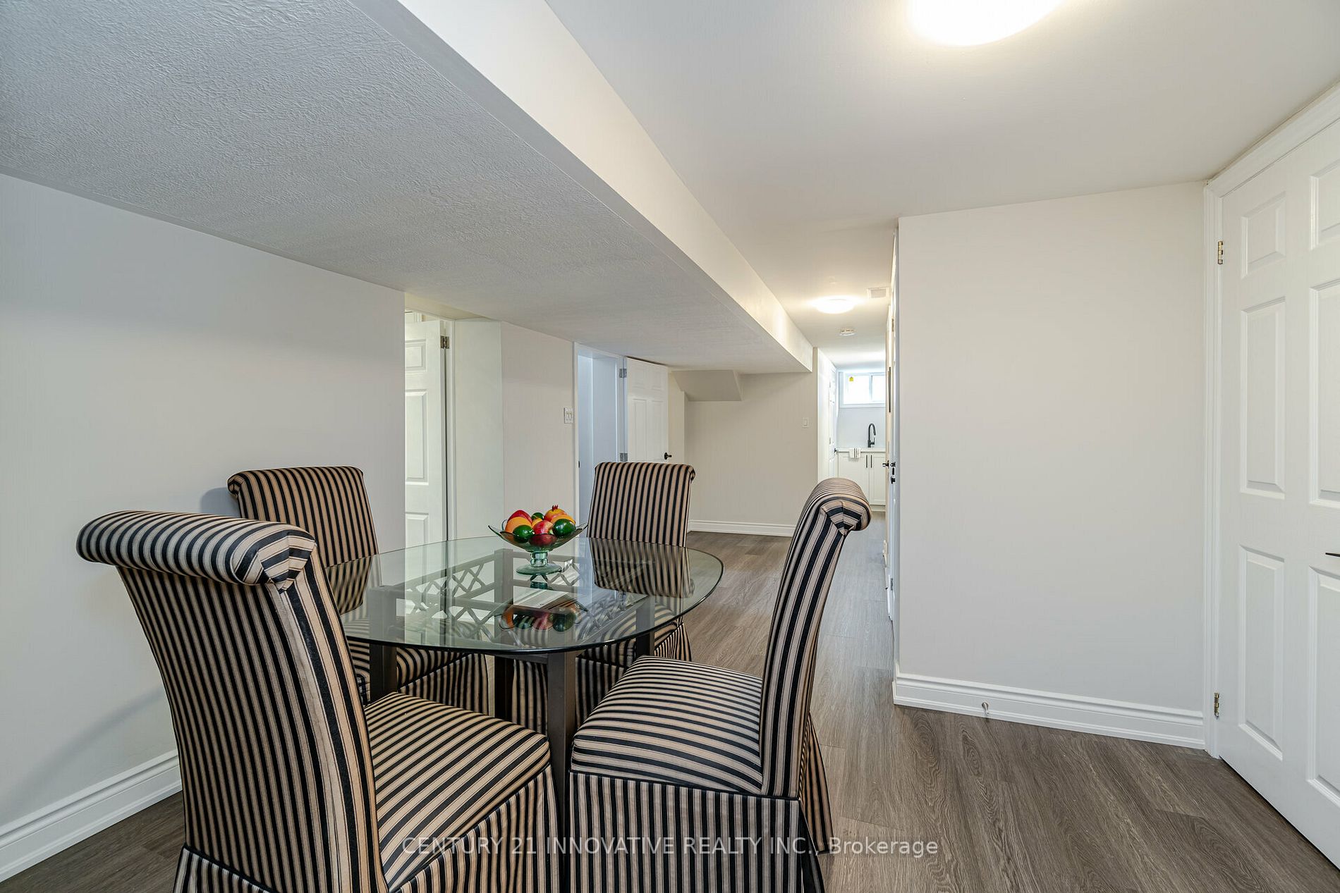 401 Dorchester Cres