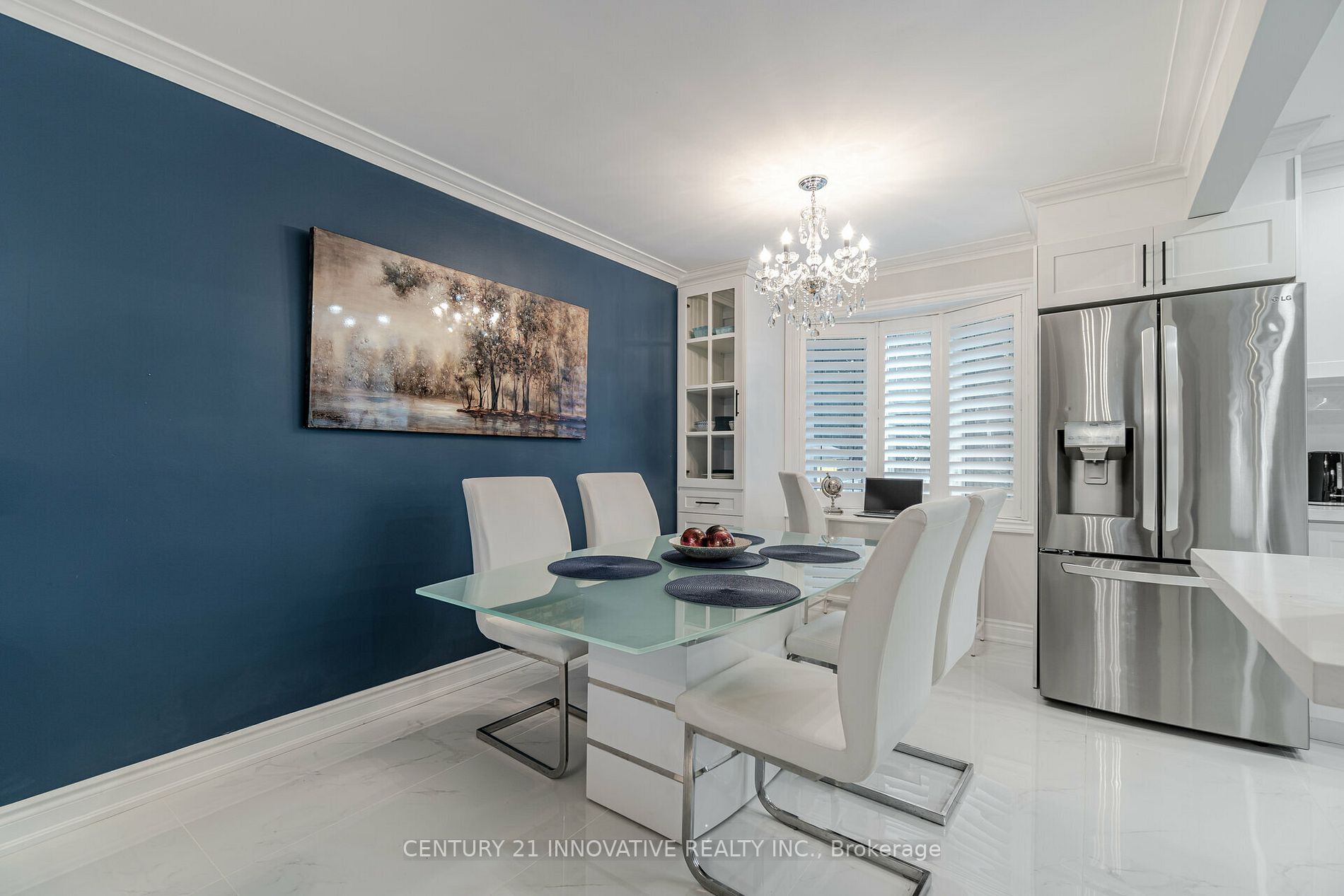 401 Dorchester Cres