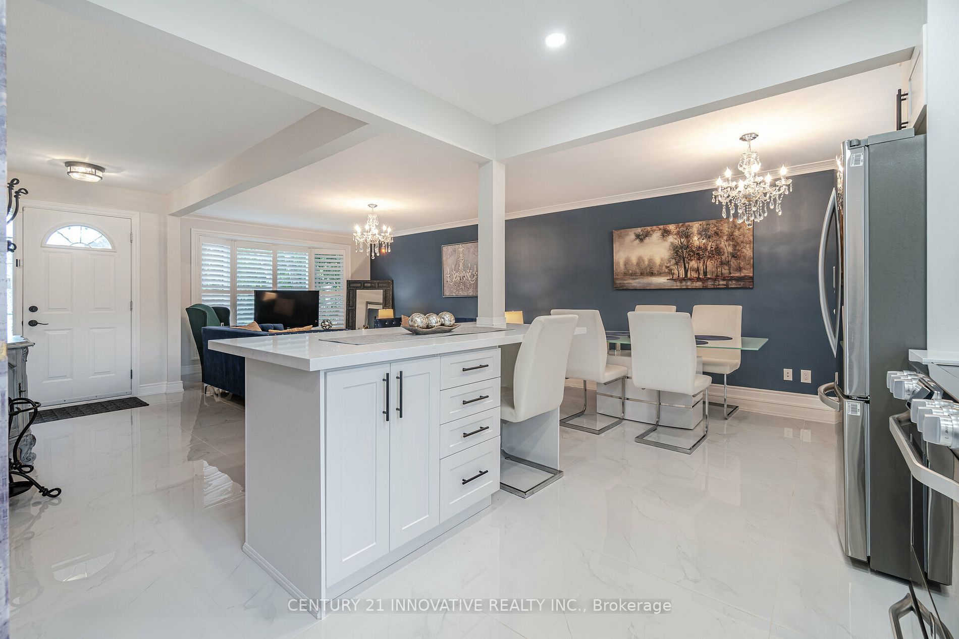 401 Dorchester Cres