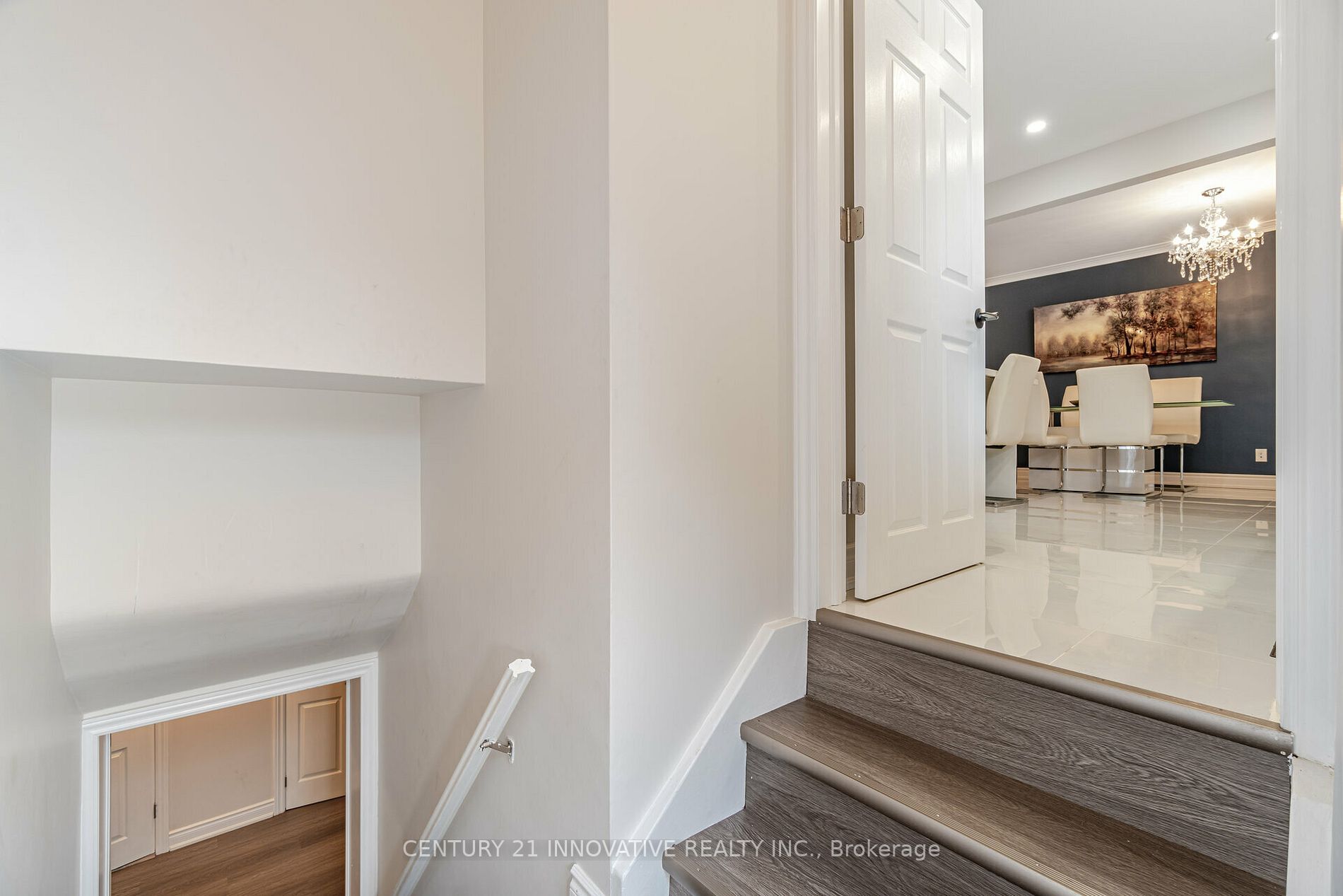 401 Dorchester Cres