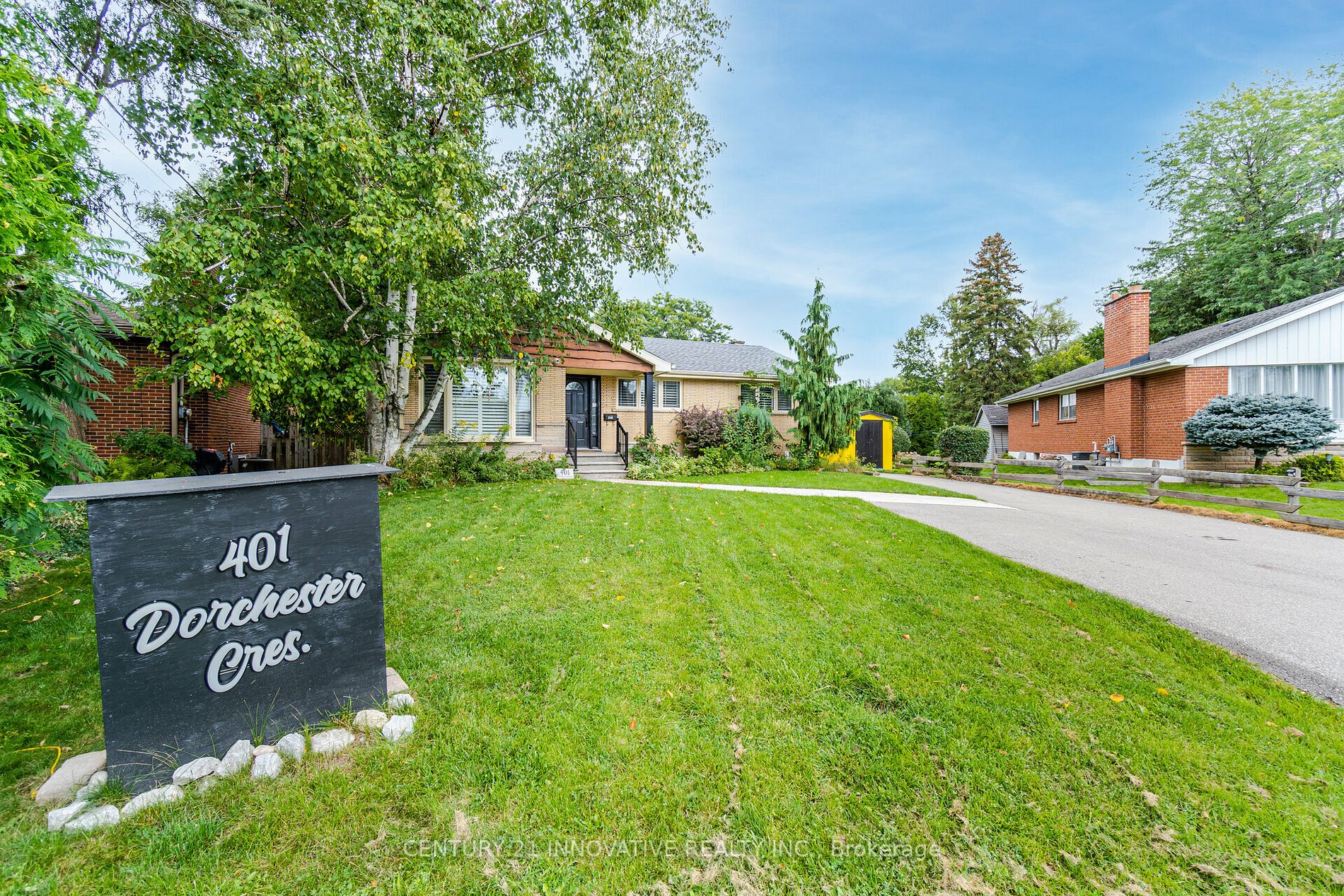 401 Dorchester Cres