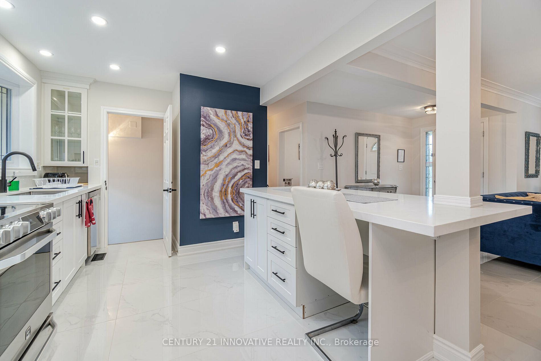 401 Dorchester Cres