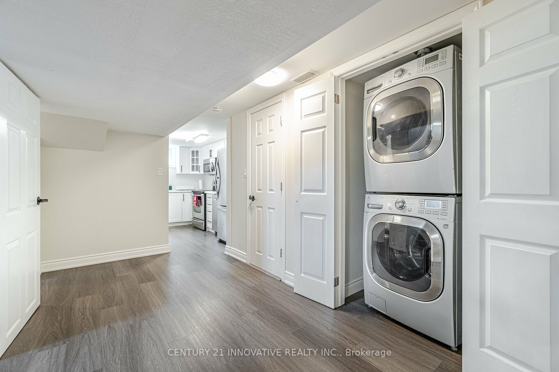 401 Dorchester Cres