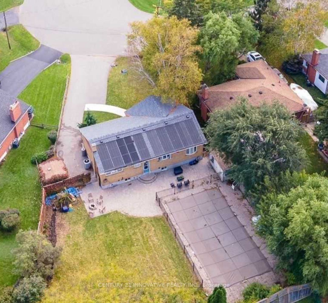 401 Dorchester Cres
