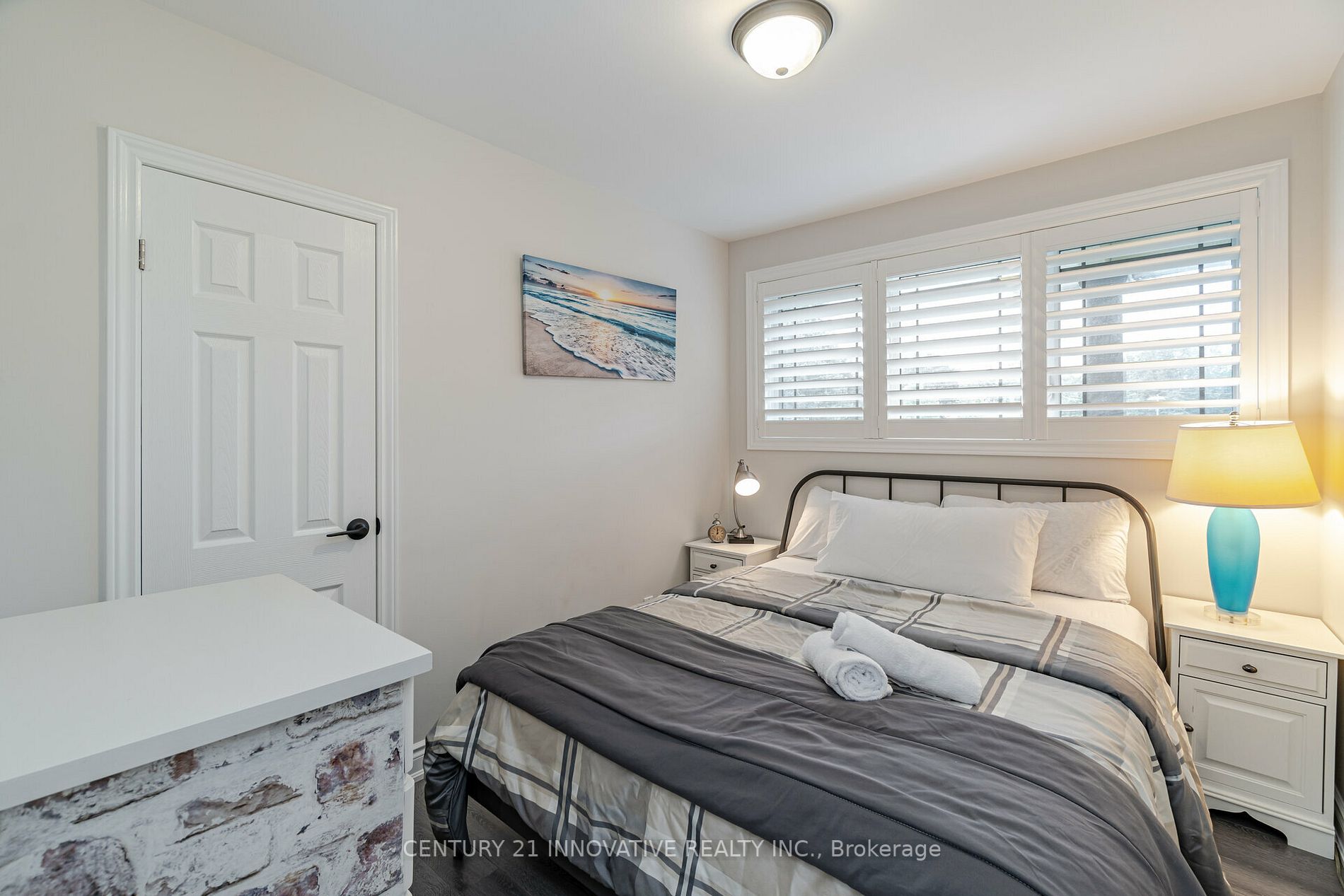 401 Dorchester Cres