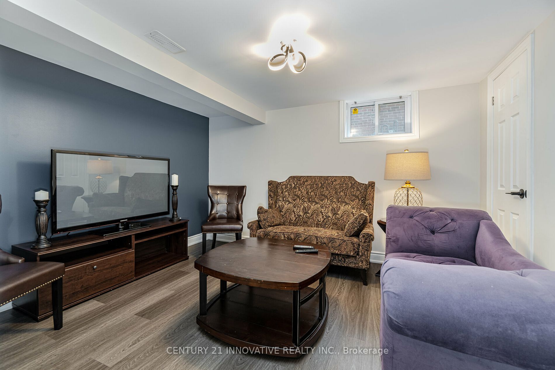 401 Dorchester Cres