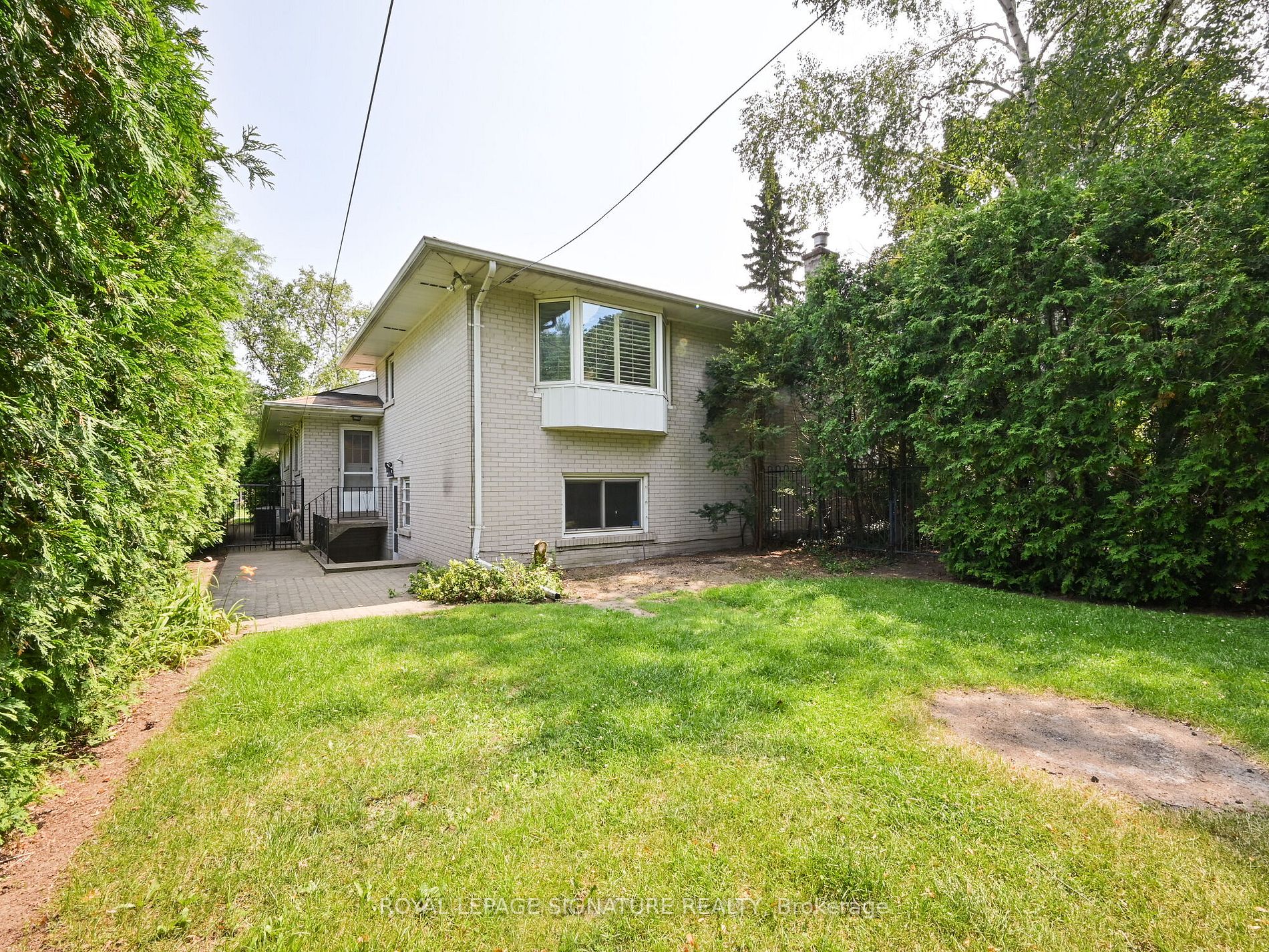 1441 Clarkson Road N