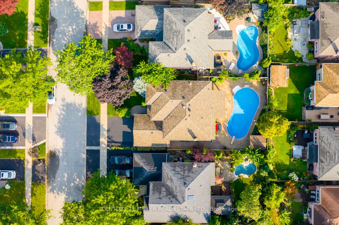 501 Mathewman Cres
