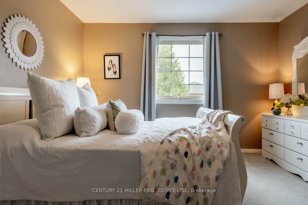 501 Mathewman Cres