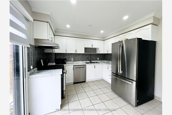 24 Softneedle Ave, Brampton