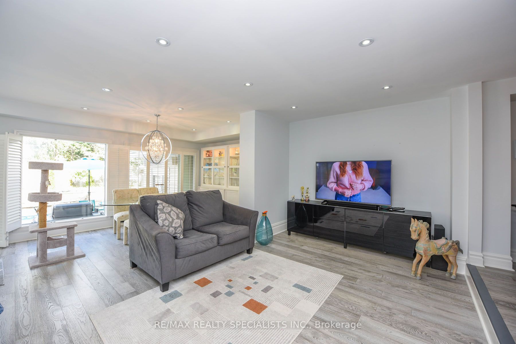 4808 Owl Circ