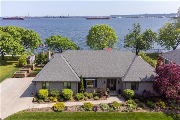 90 Oaklands Park Crt, Burlington
