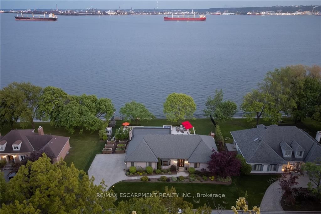 90 Oaklands Park Crt