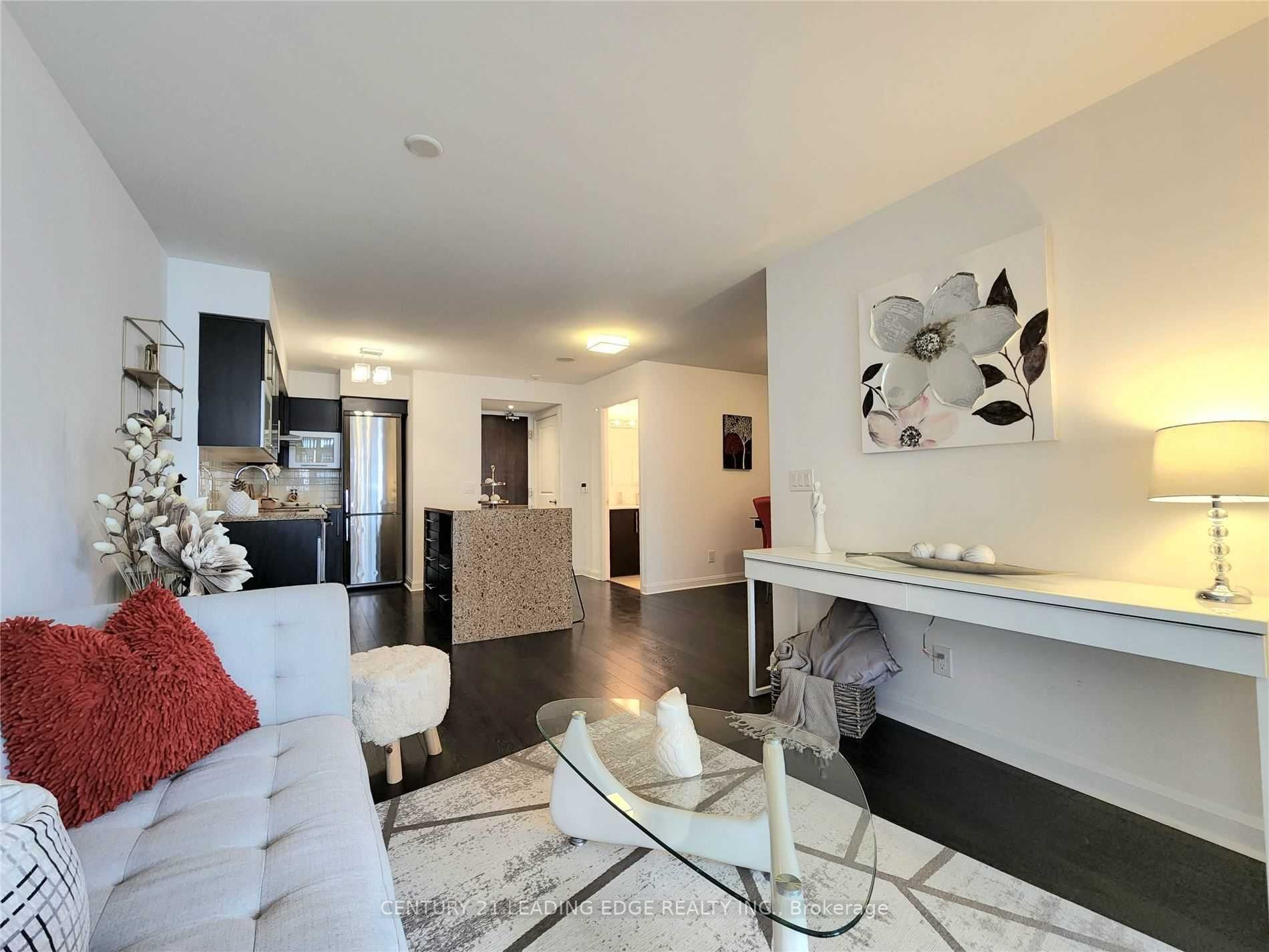 1 Michael Power Pl, #512