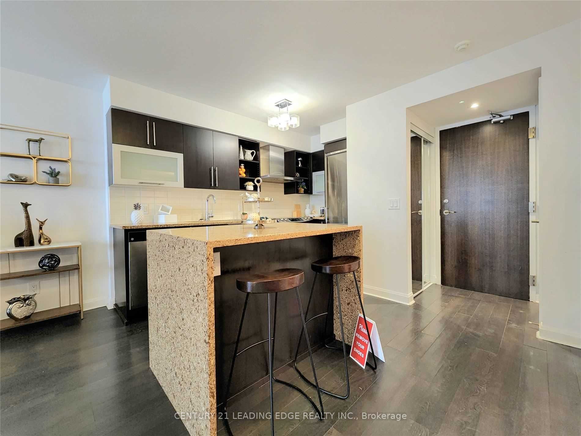 1 Michael Power Pl, #512