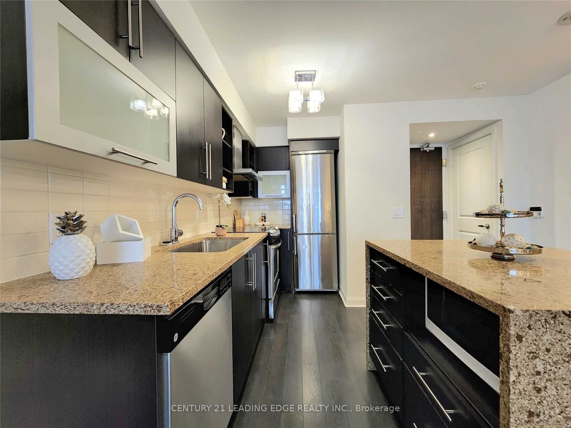 1 Michael Power Pl, #512