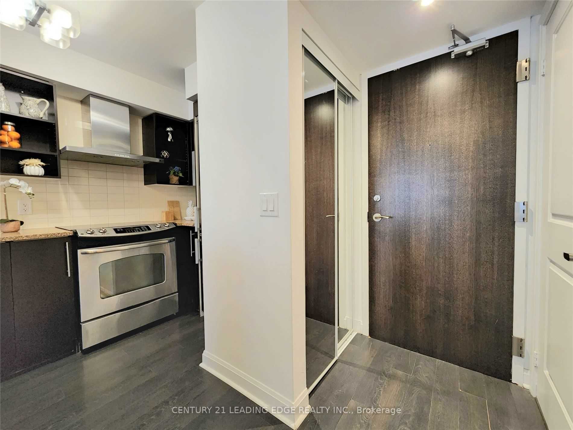 1 Michael Power Pl, #512