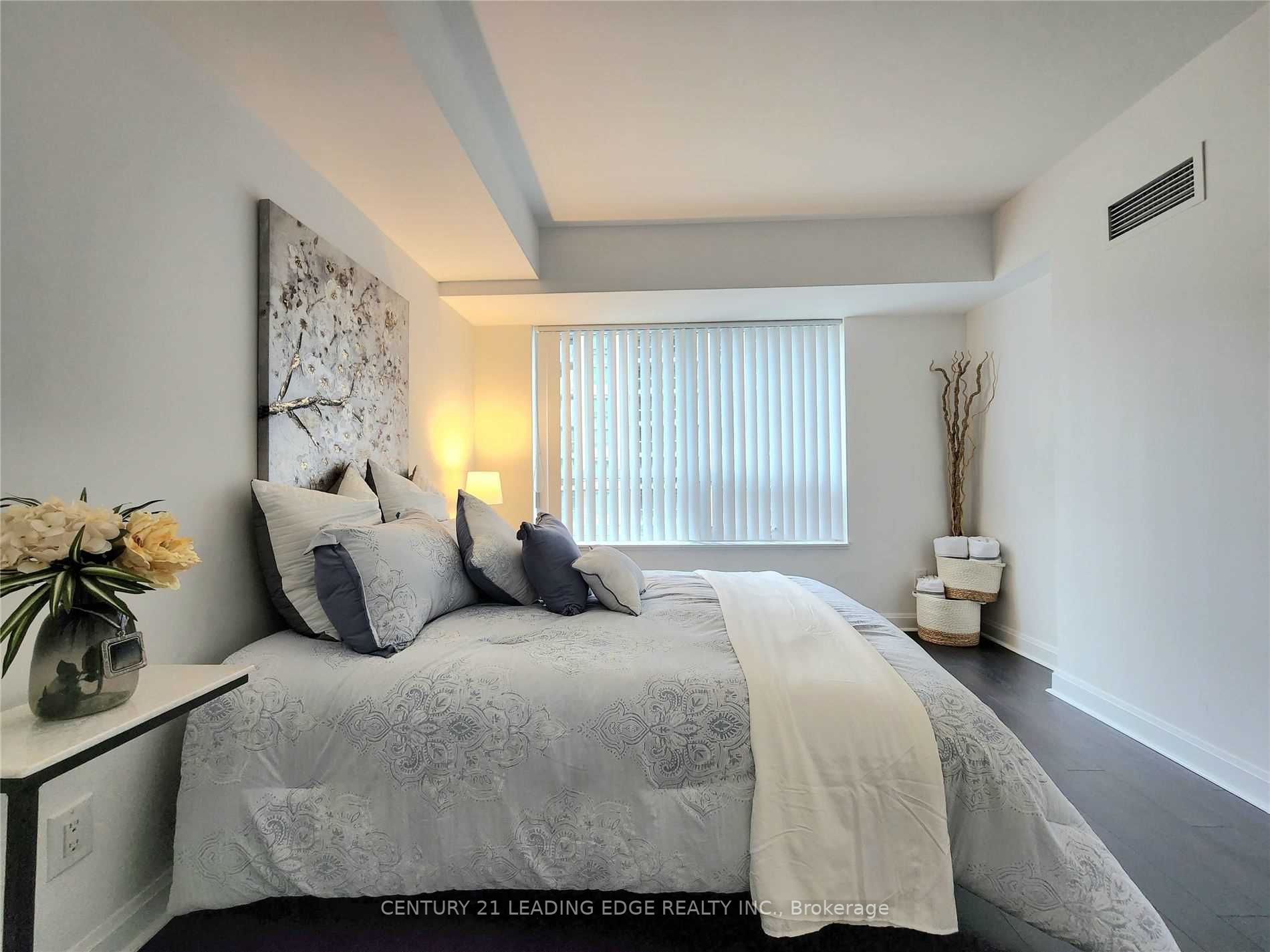 1 Michael Power Pl, #512