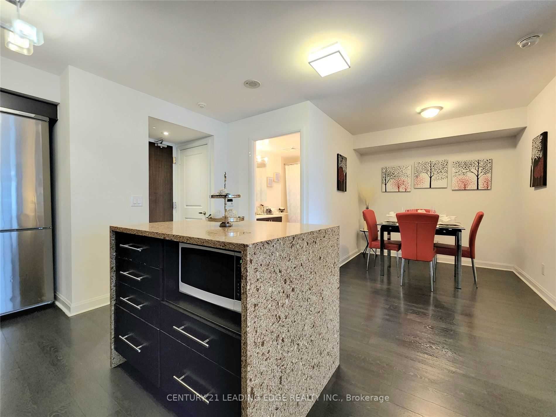 1 Michael Power Pl, #512