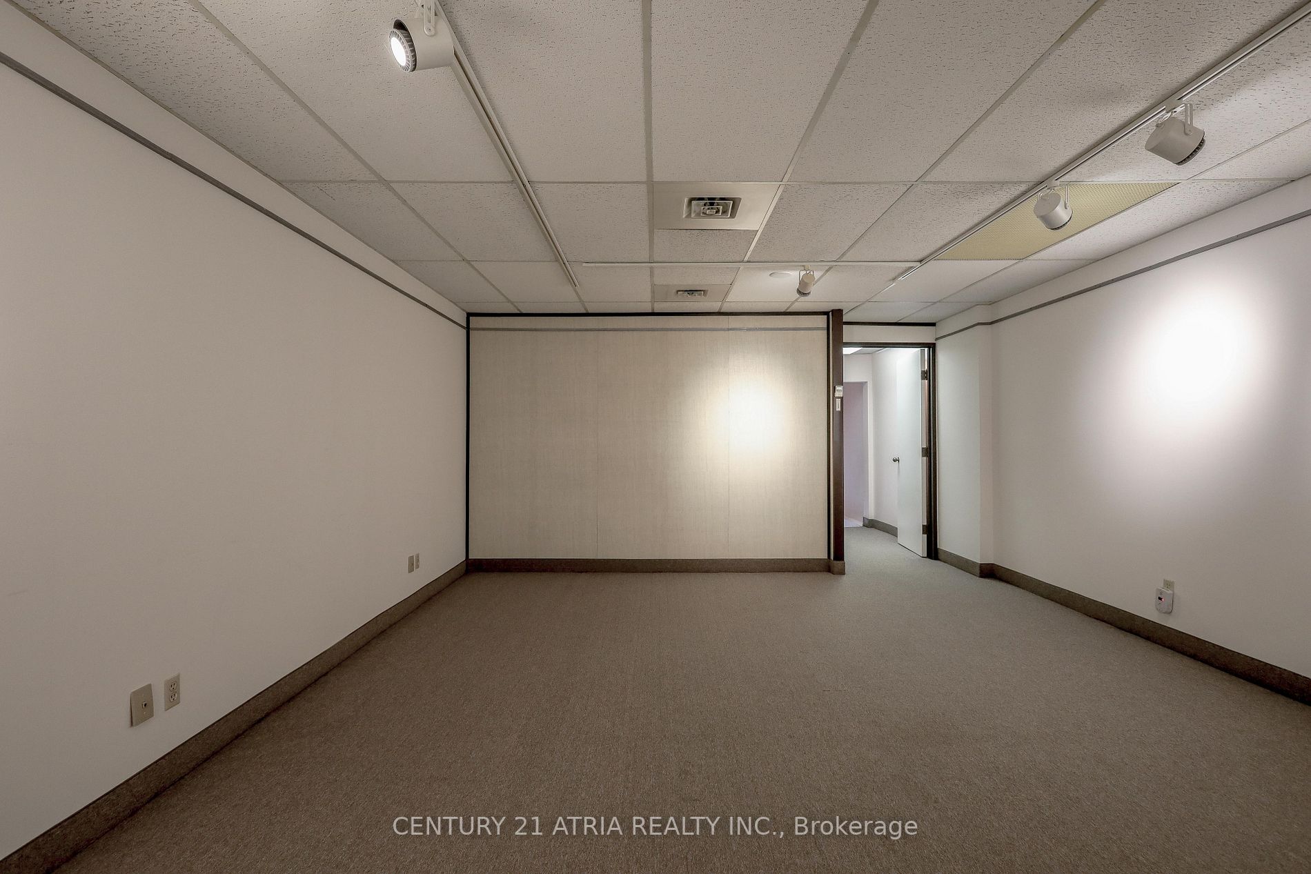 1614 Bloor St W